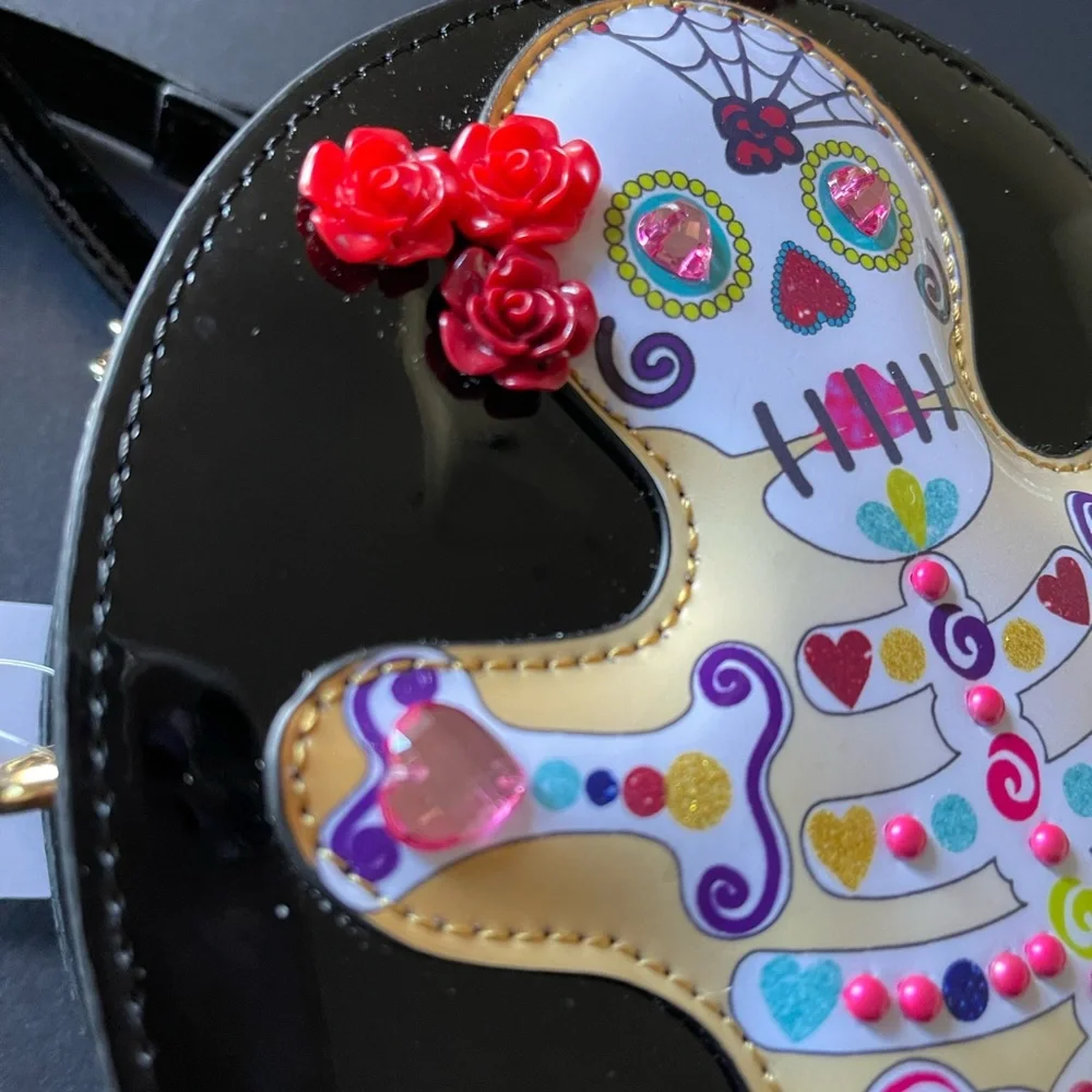 Betsey Johnson Gingerbread cookie cross body. Black patent. 💀 - Picture 3 of 5